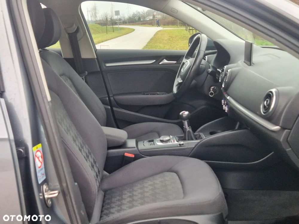 Audi A3 Sportback - 13