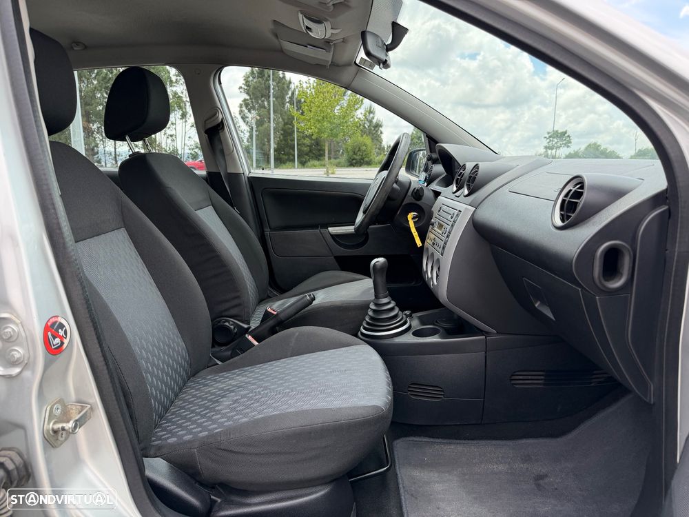Ford Fiesta 1.25 Ambiente - 14