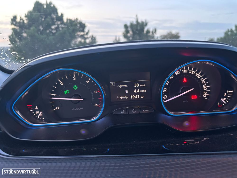Peugeot 2008 - 6
