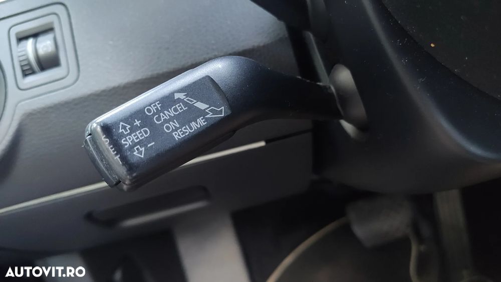 Volkswagen Passat Variant 2.0 TDI DPF DSG Individual - 18