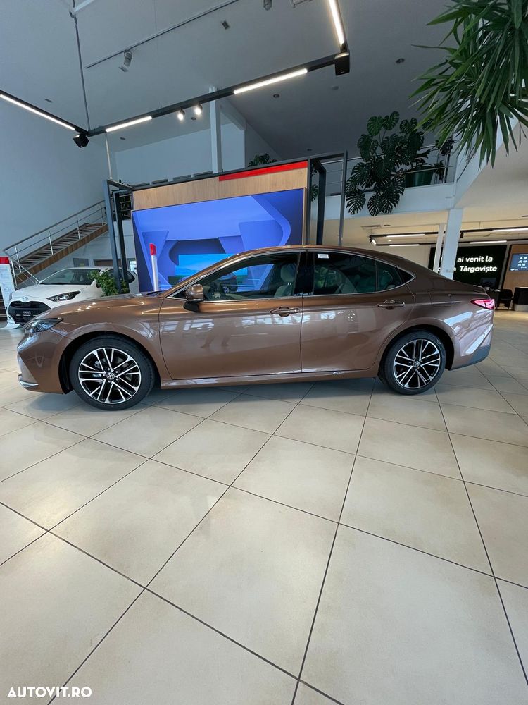 Toyota Camry 2.5 HEV Executive - 5