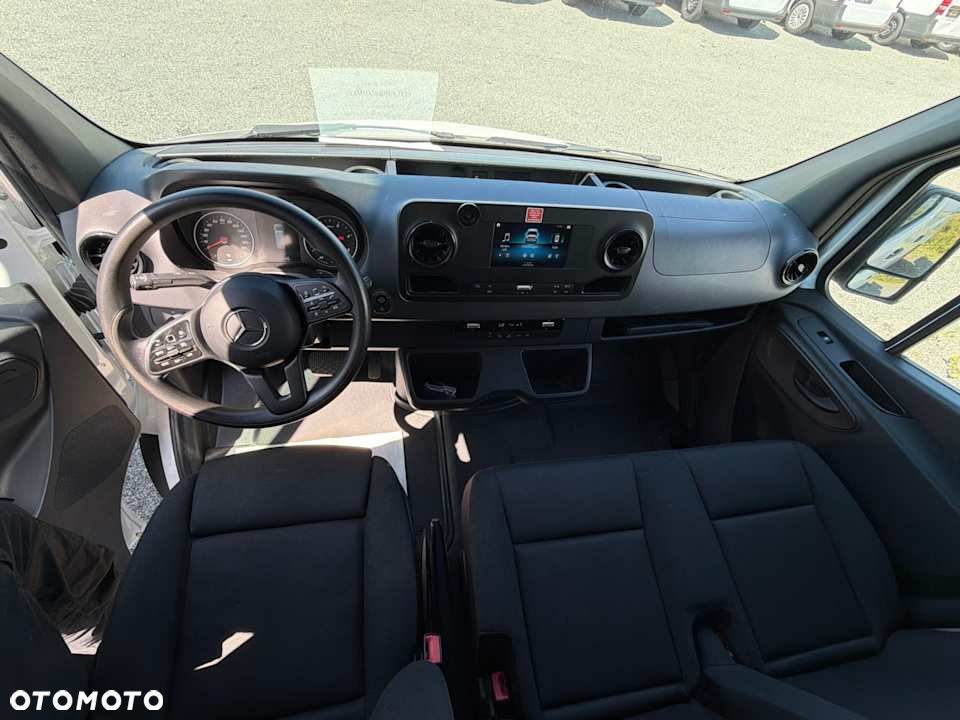 Mercedes-Benz Sprinter 317 - 25