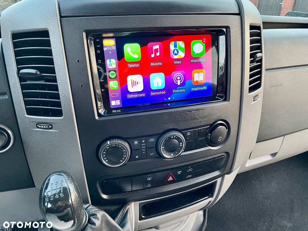 Mercedes-Benz Sprinter - 12