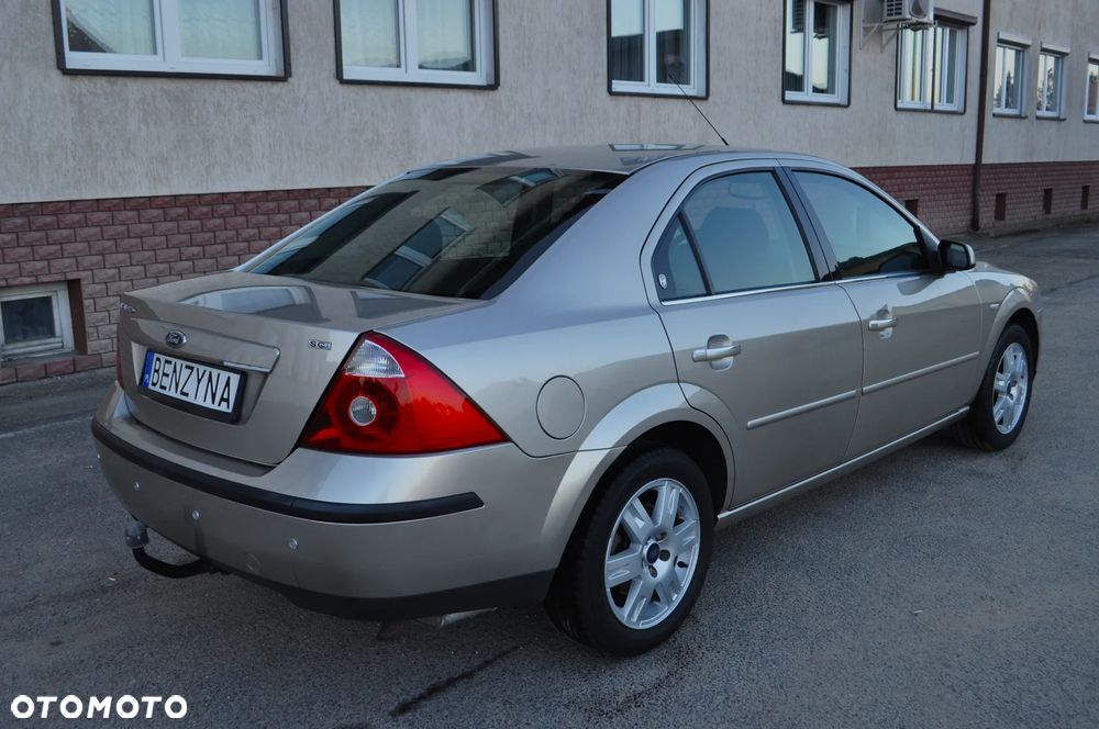 Ford Mondeo 1.8 Ghia - 7
