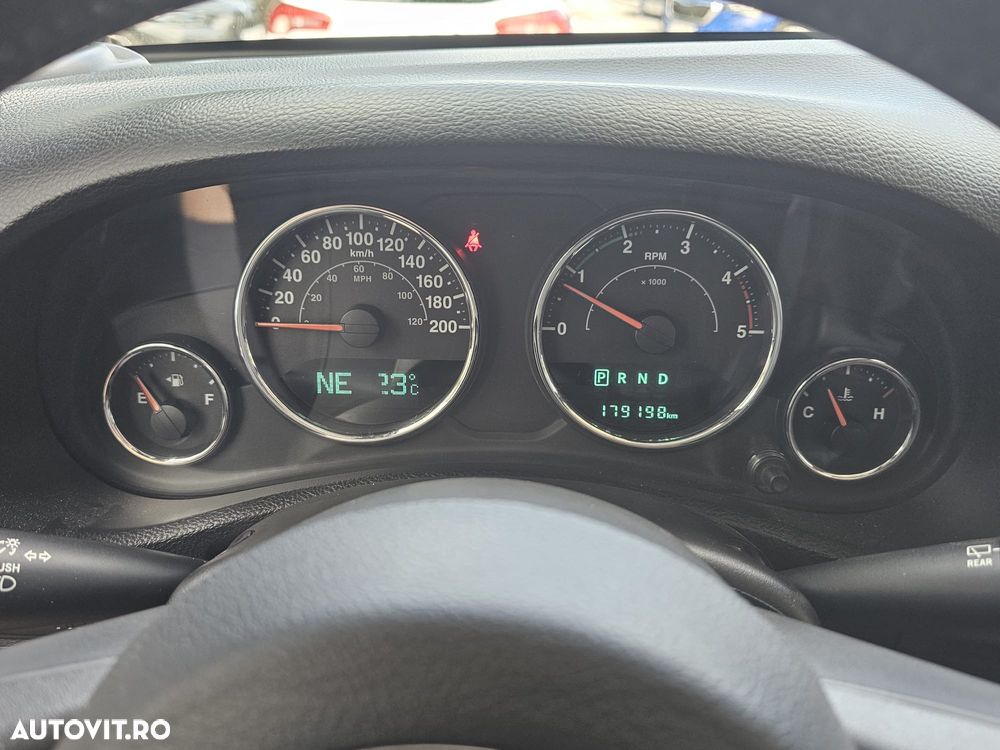 Jeep Wrangler 2.8 CRD AT Rubicon - 15