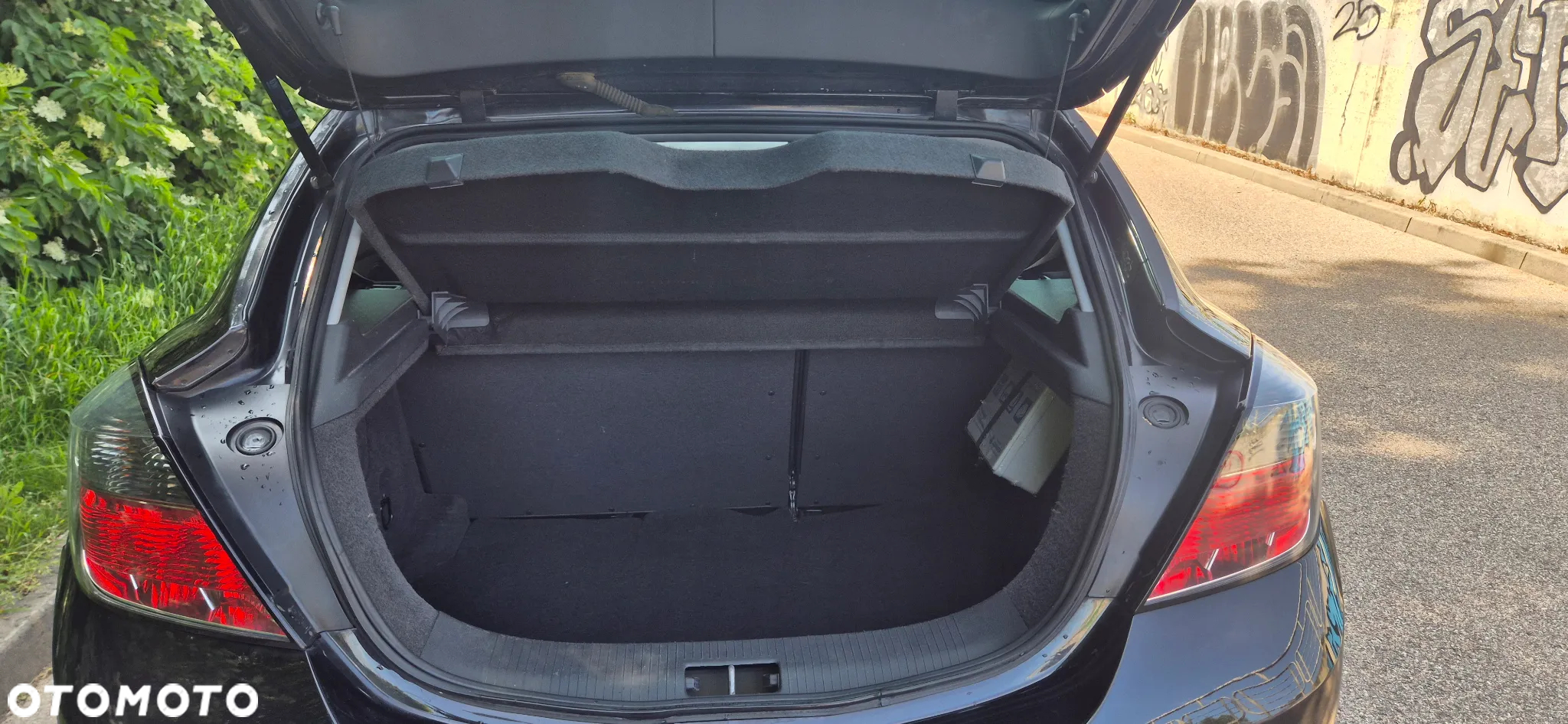 Opel Astra GTC 1.6 - 11