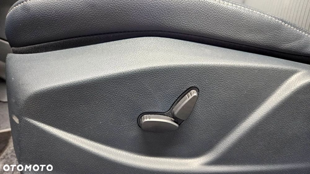 Ford Grand C-MAX 2.0 TDCi Titanium - 22