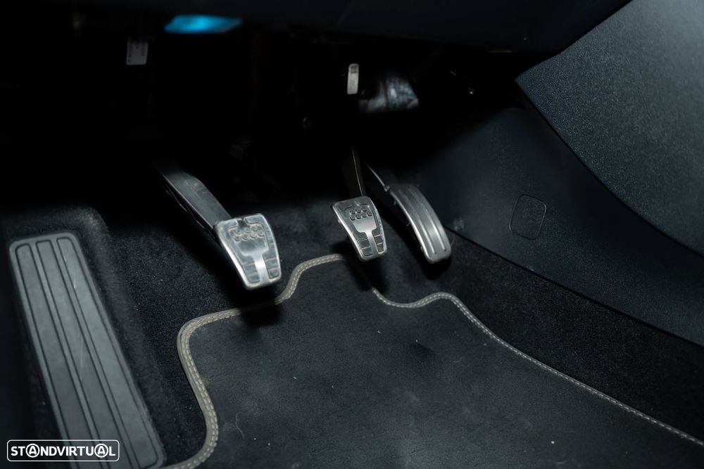 Ford Fiesta 1.5 EcoBoost S&S ST X - 31