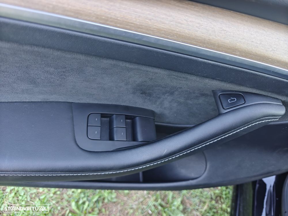 Tesla Model 3 Long Range Tração Traseira - 25