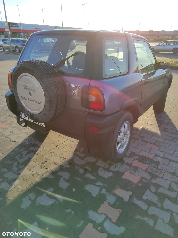 Toyota RAV4 2.0 - 17