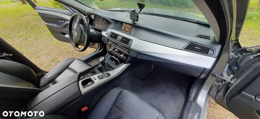 BMW Seria 5 520d - 14