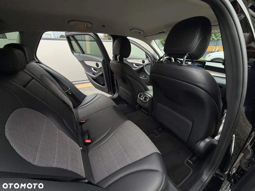 Mercedes-Benz Klasa C 220 d 9G-TRONIC - 17