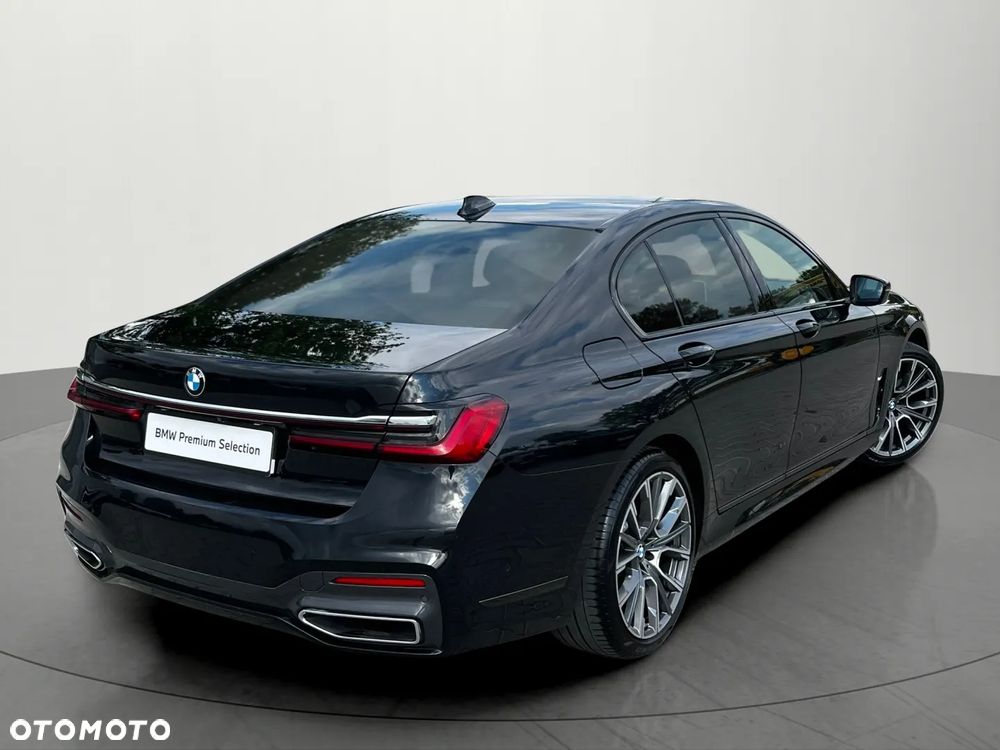 BMW Seria 7 730d xDrive mHEV - 10