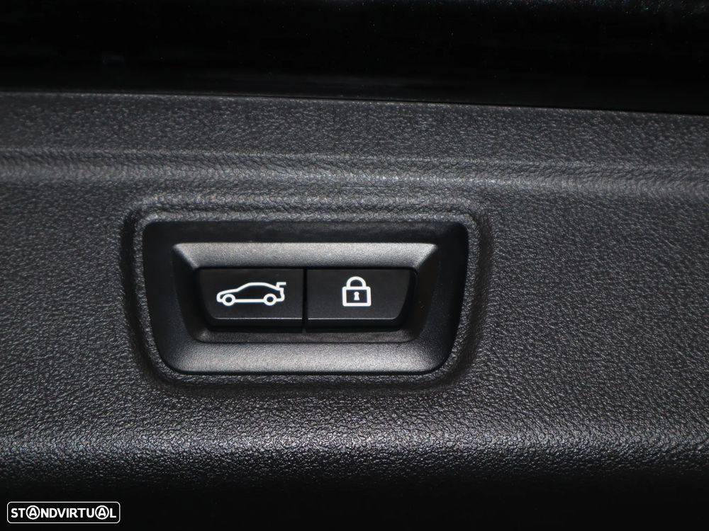 BMW 320 e Pack M Auto - 14