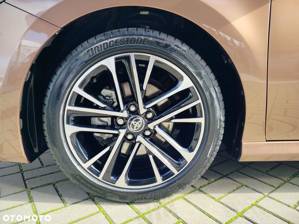 Toyota Camry - 20