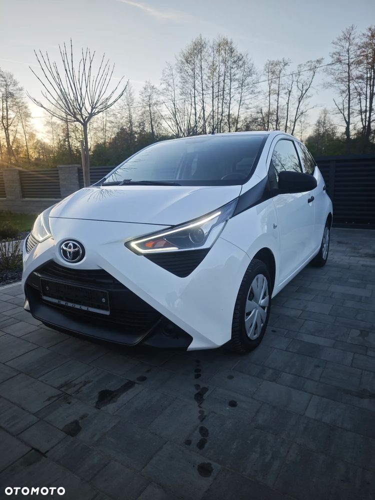 Toyota Aygo x-business - 1