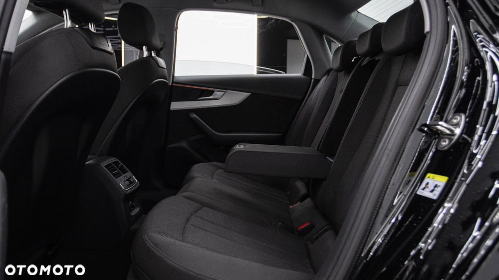 Audi A4 Limousine 35 TFSI mHEV Advanced S tronic - 16