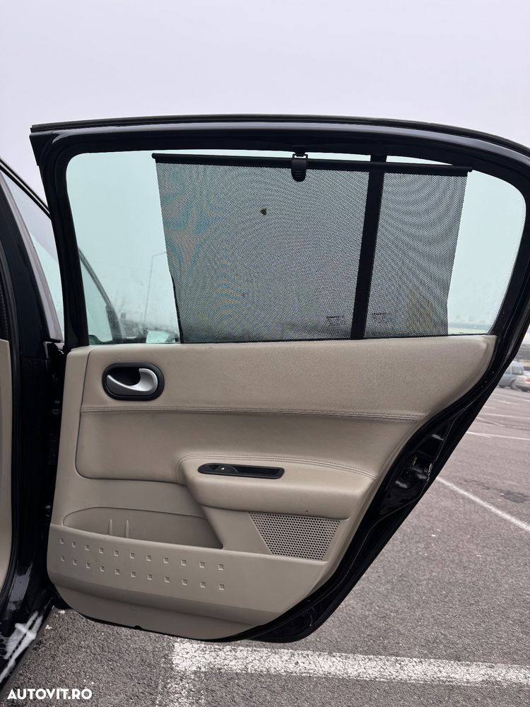 Renault Megane Sedan 1.6 16V Privilege Aut - 9