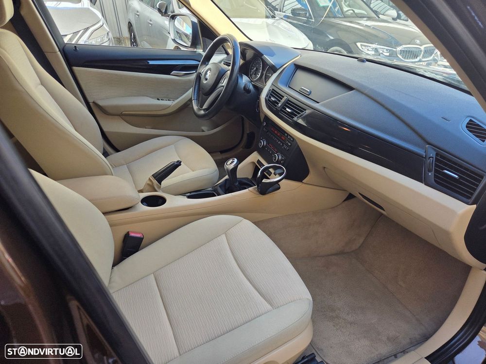 BMW X1 18 d sDrive - 12