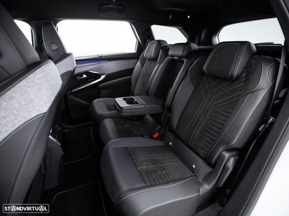 Peugeot E-5008 73 kWh GT - 11