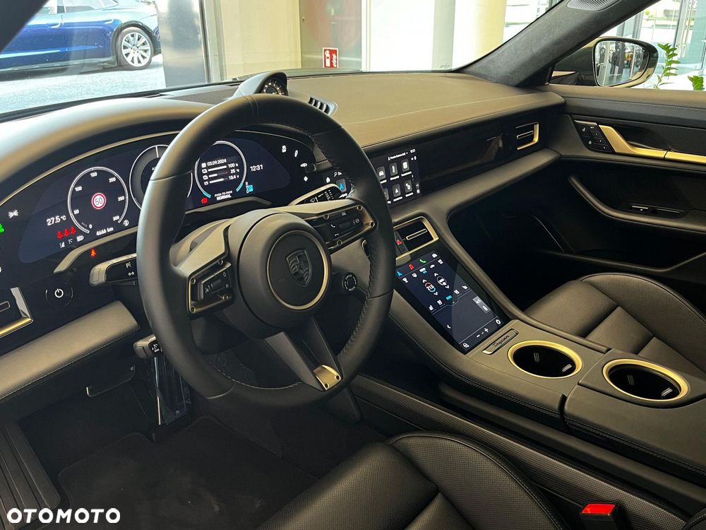 Porsche Taycan - 5