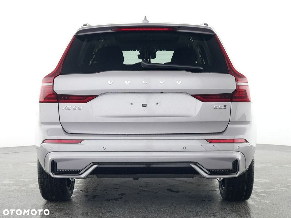 Volvo XC 60 B5 B AWD Plus Dark - 3