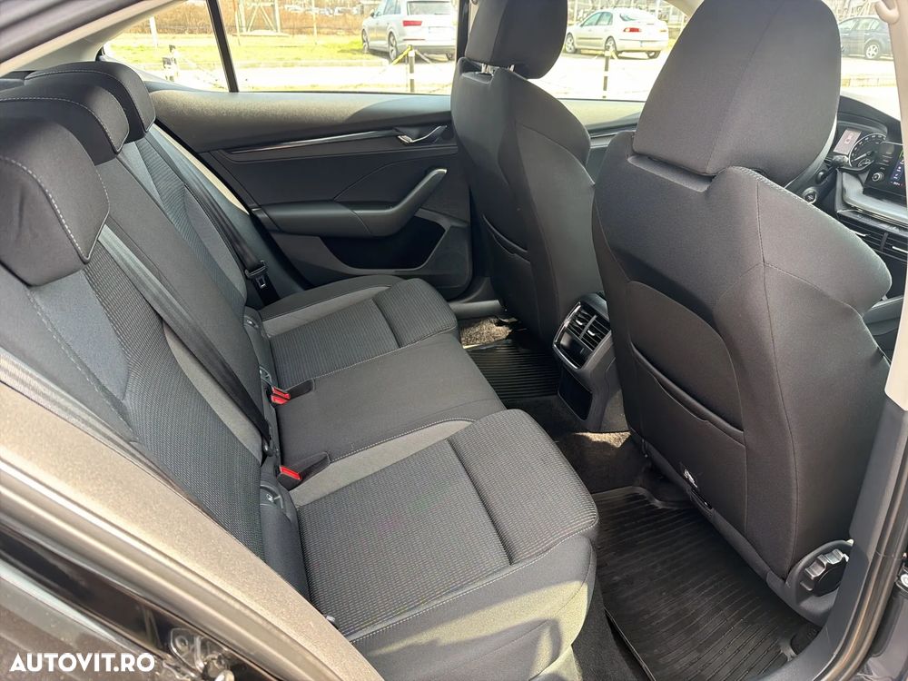 Skoda Octavia 2.0 TDI DSG Ambition - 14