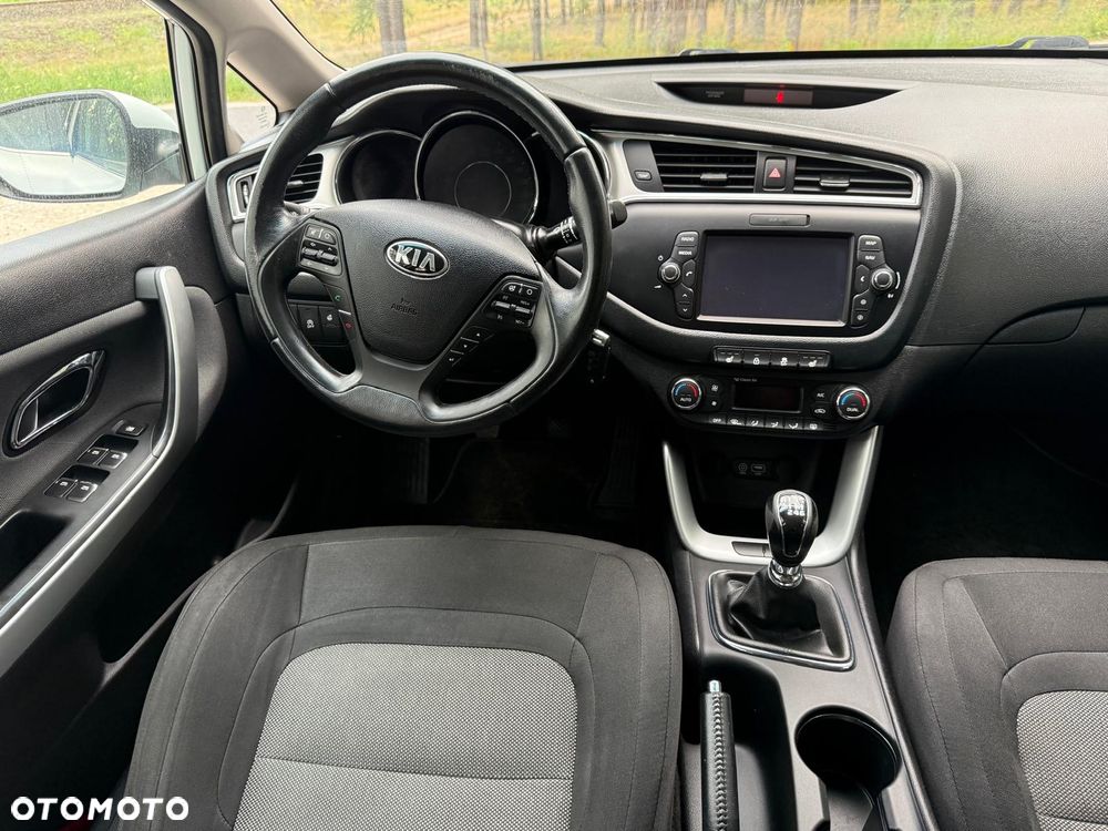 Kia Ceed 1.6 GDI ISG Spirit - 9