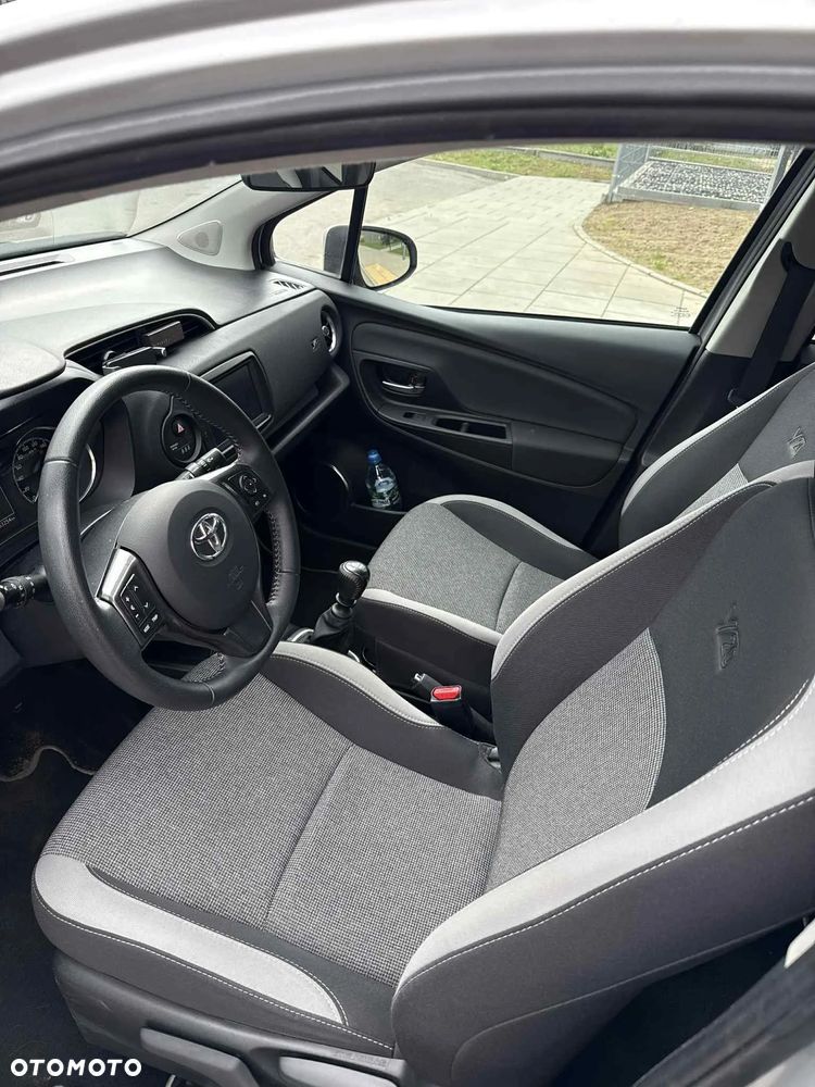 Toyota Yaris 1.5 Premium - 9