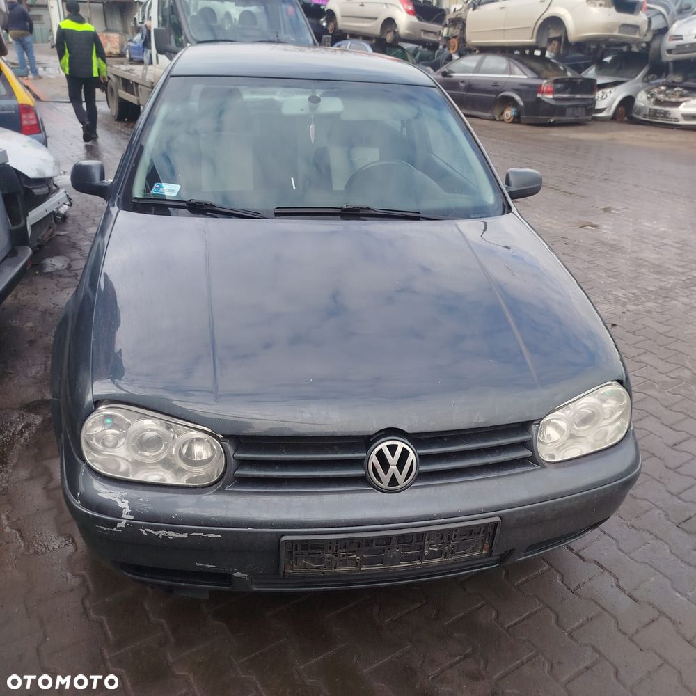 Volkswagen Golf 4 na części . - 1