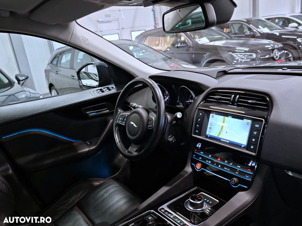 Jaguar F-Pace 20d AWD Aut. Prestige - 10