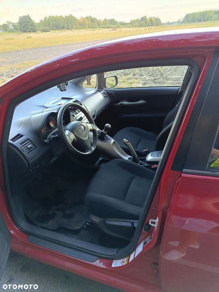 Toyota Auris - 1