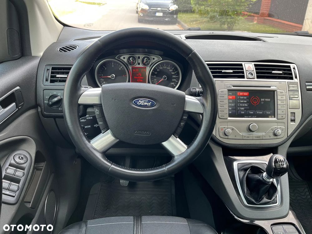 Ford Kuga 2.0 TDCi 4x4 Titanium - 28