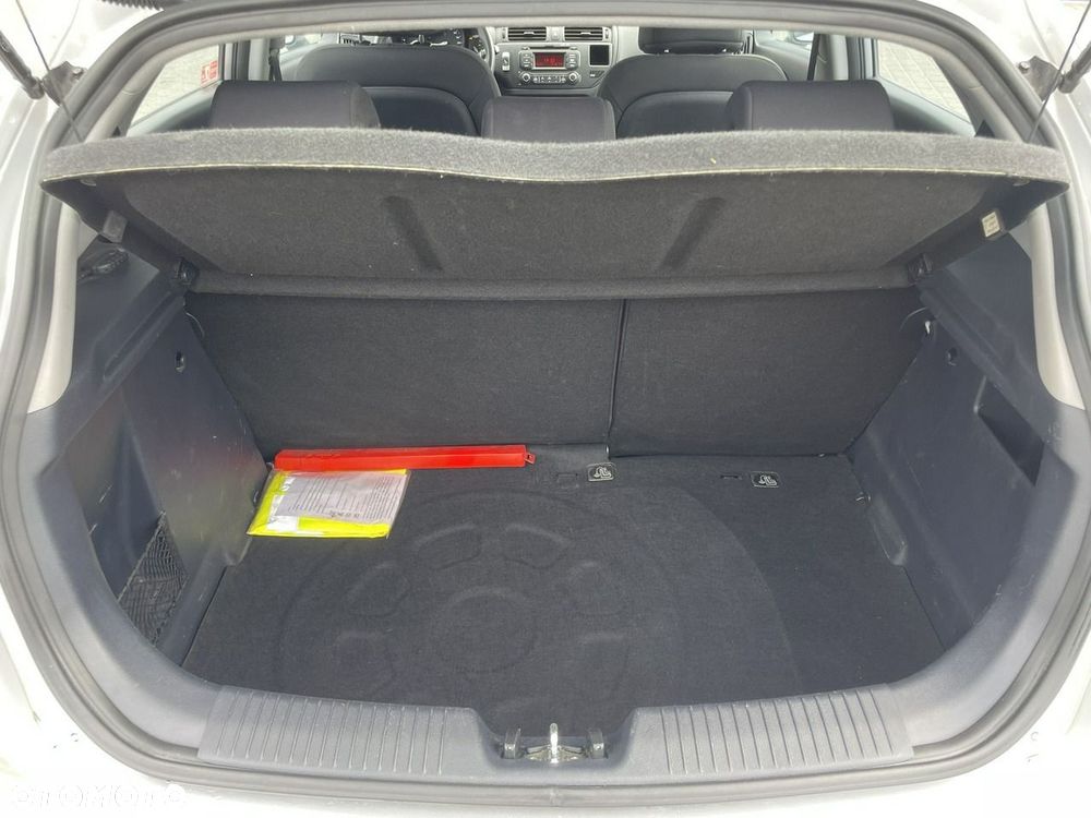 Kia Rio - 17