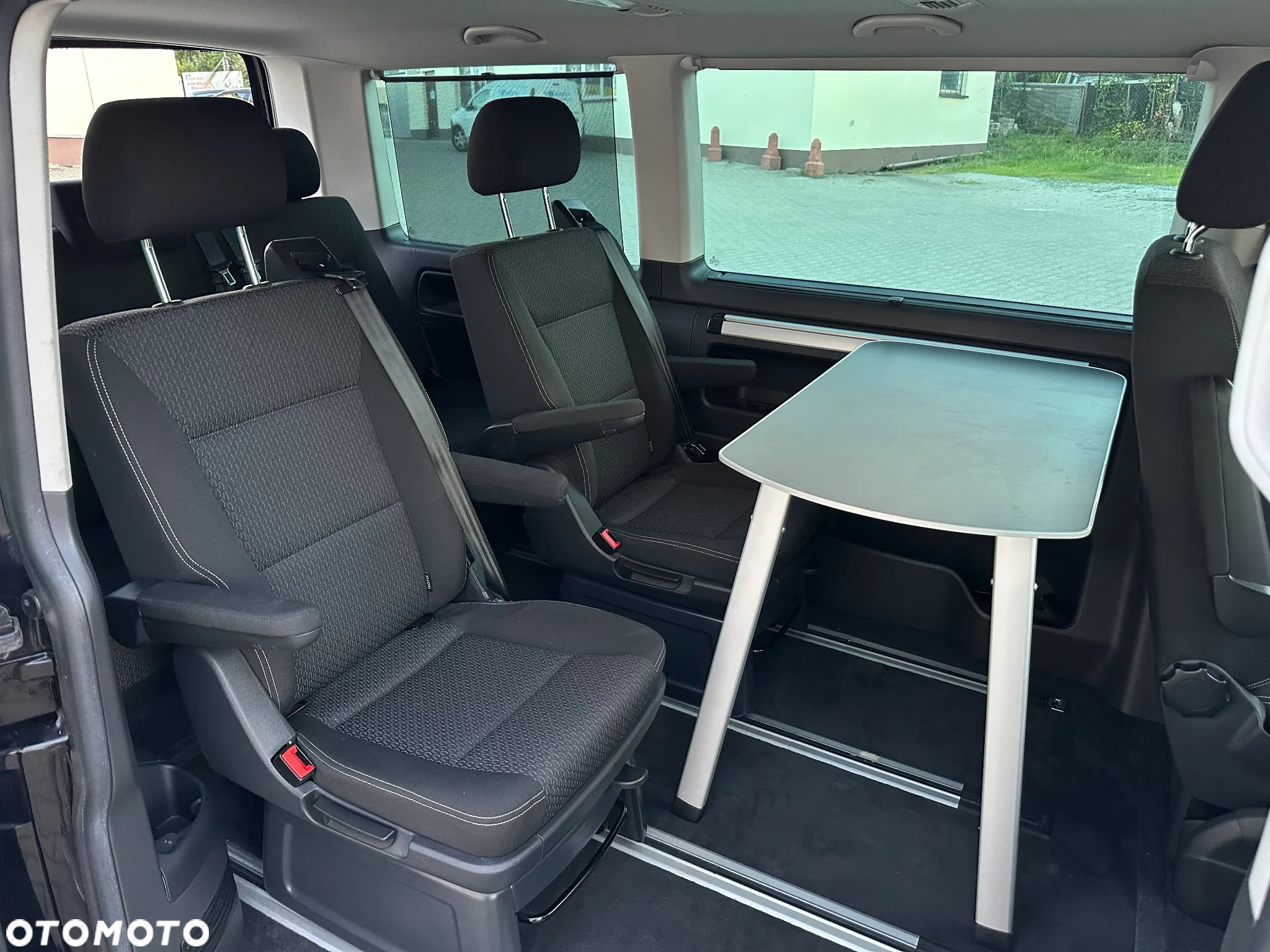 Volkswagen Multivan - 8