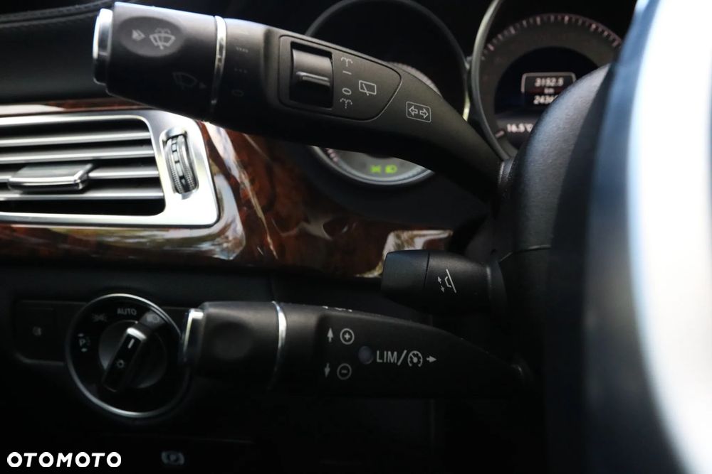 Mercedes-Benz CLS 350 CDI 4-Matic BlueEff - 40