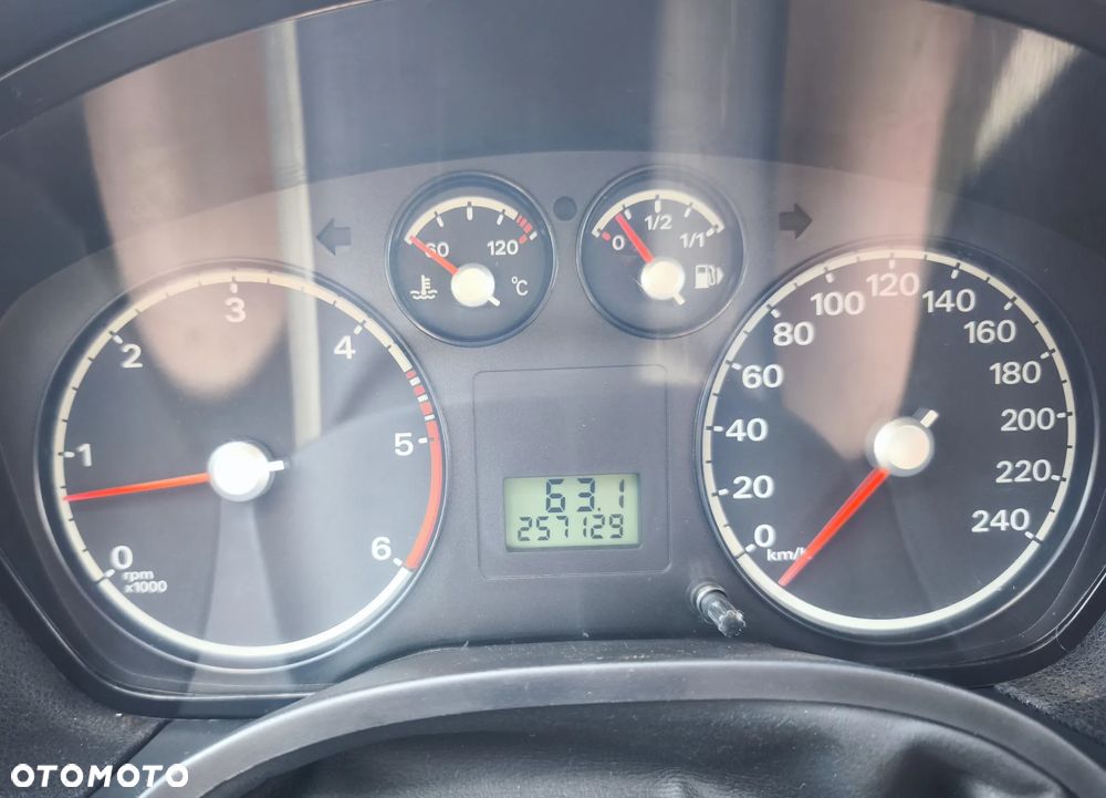 Ford Focus - 12