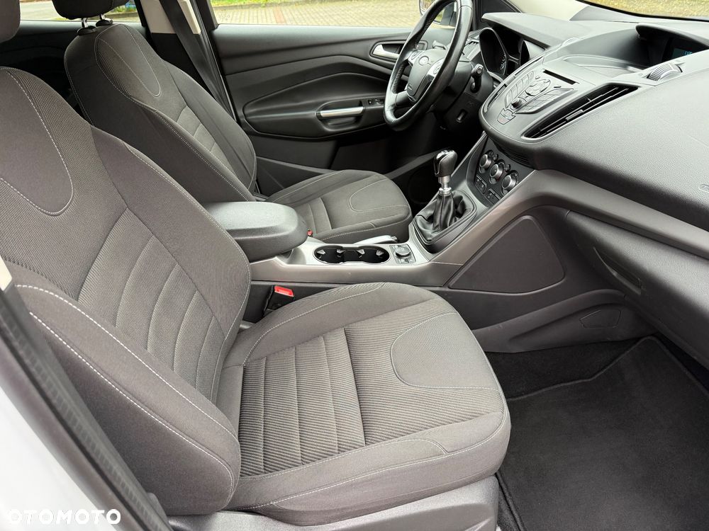 Ford Kuga 1.5 EcoBoost 2x4 Trend - 17