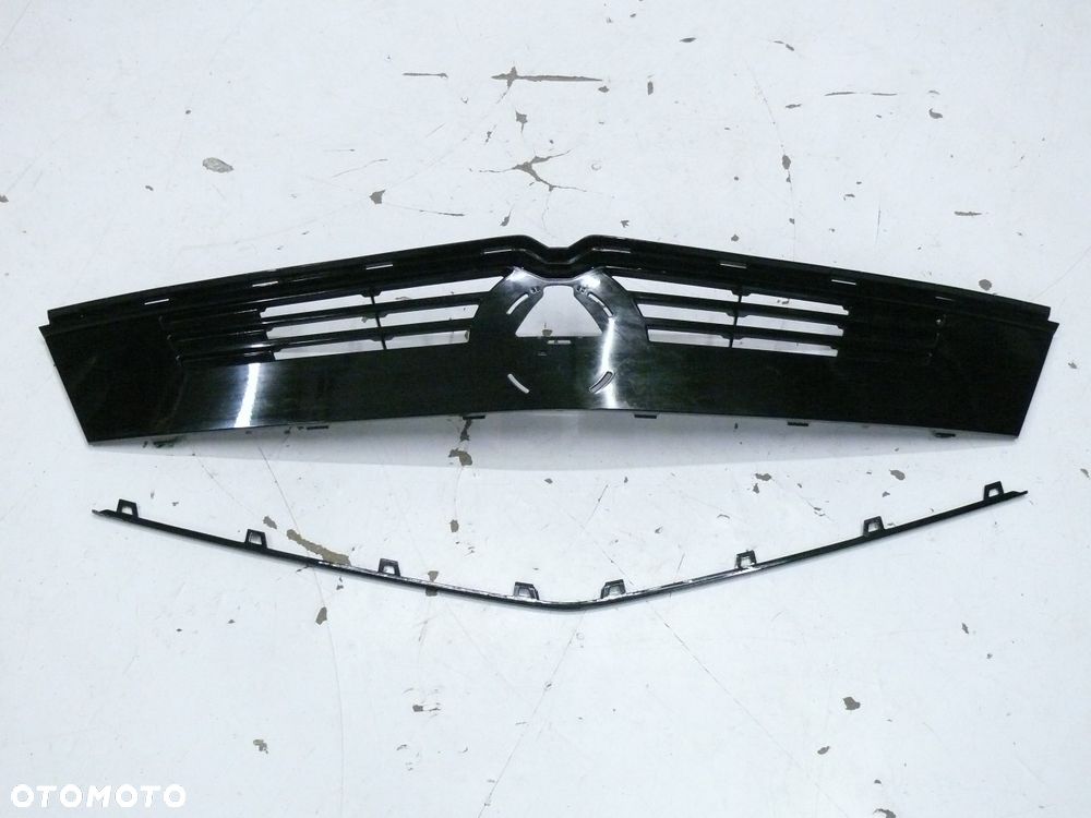 ATRAPA GRILL OPELA ASTRA L VI 2022 2026 - 1