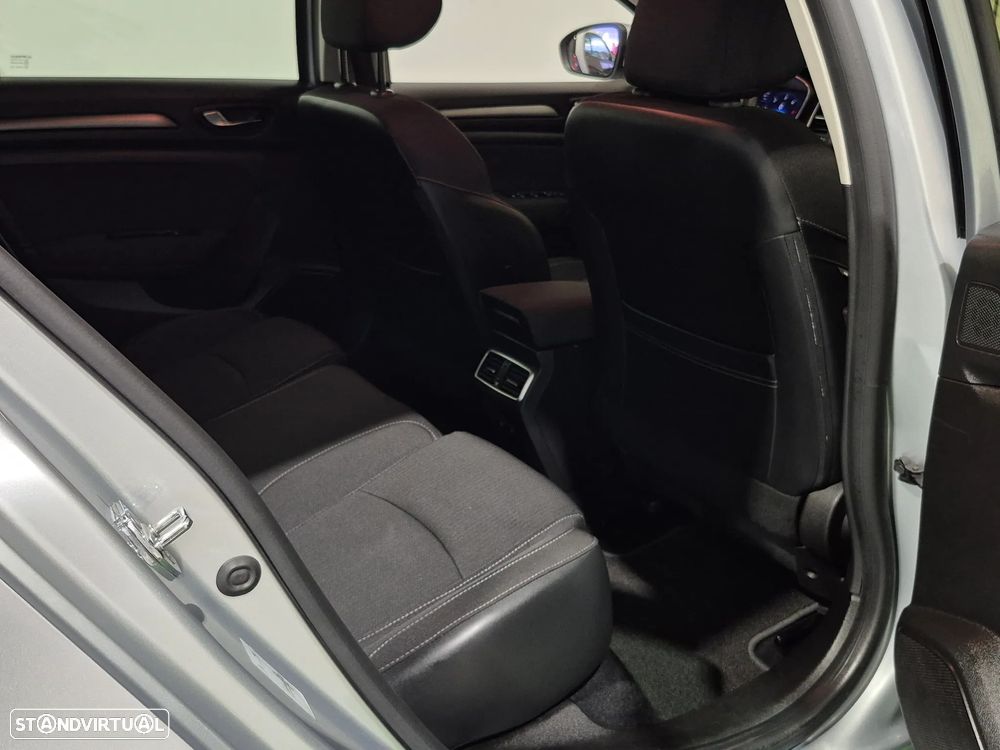 Renault Mégane Sport Tourer BLUE dCi 115 LIMITED - 24