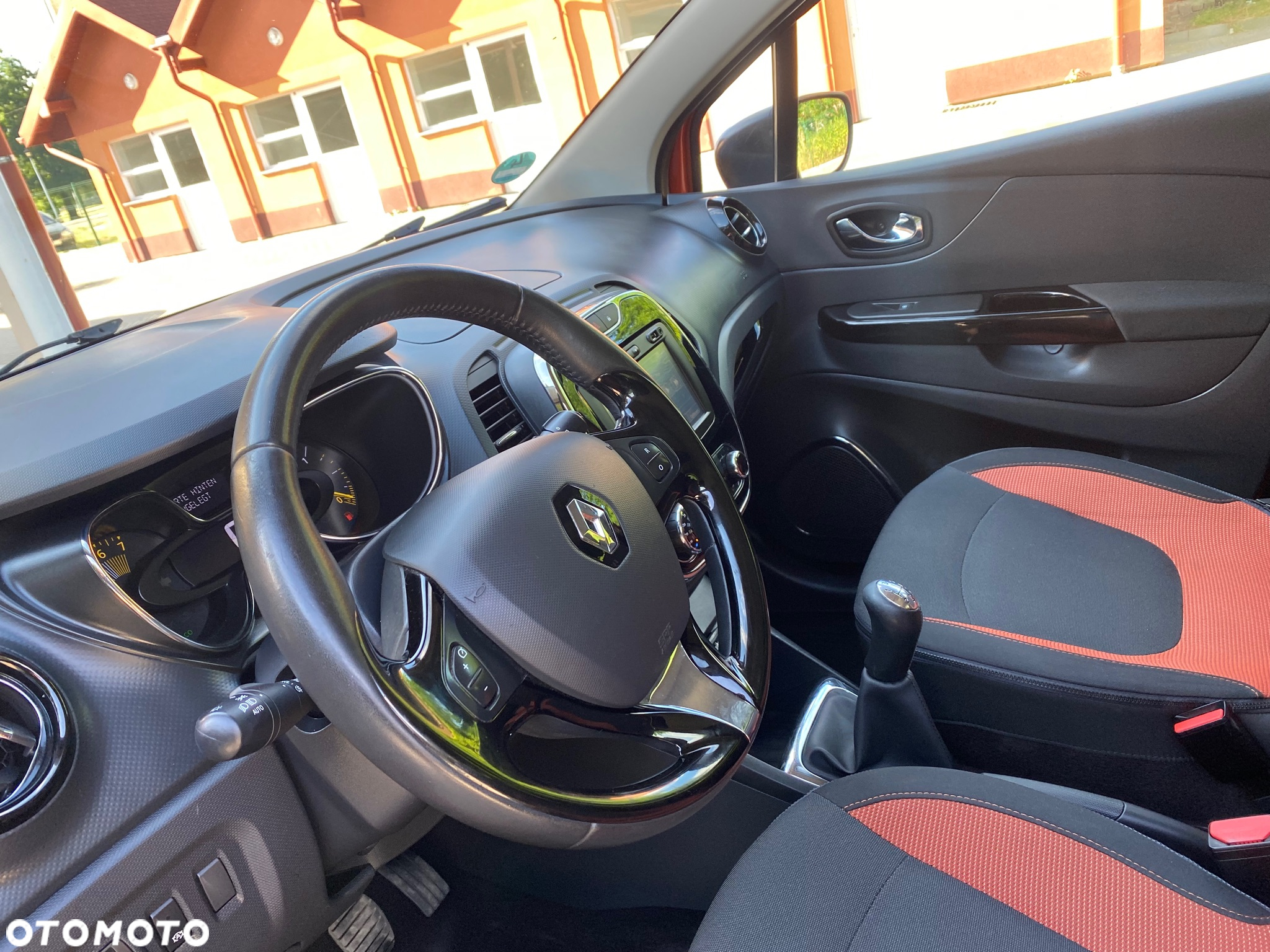 Renault Captur TCe 100 EXPERIENCE - 10