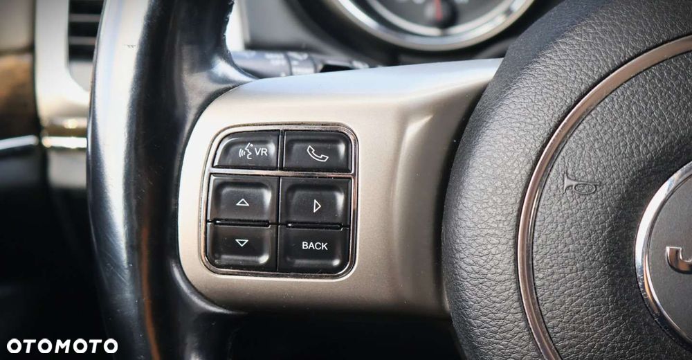 Jeep Grand Cherokee - 25