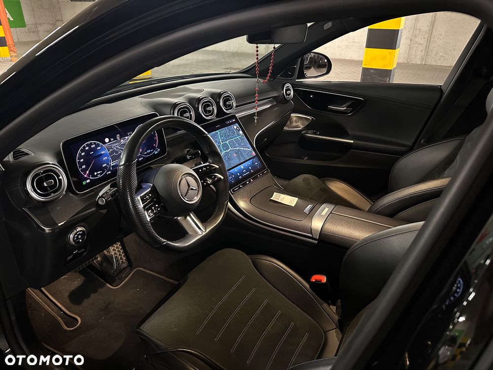 Mercedes-Benz Klasa C 180 9G-TRONIC AMG Line - 12