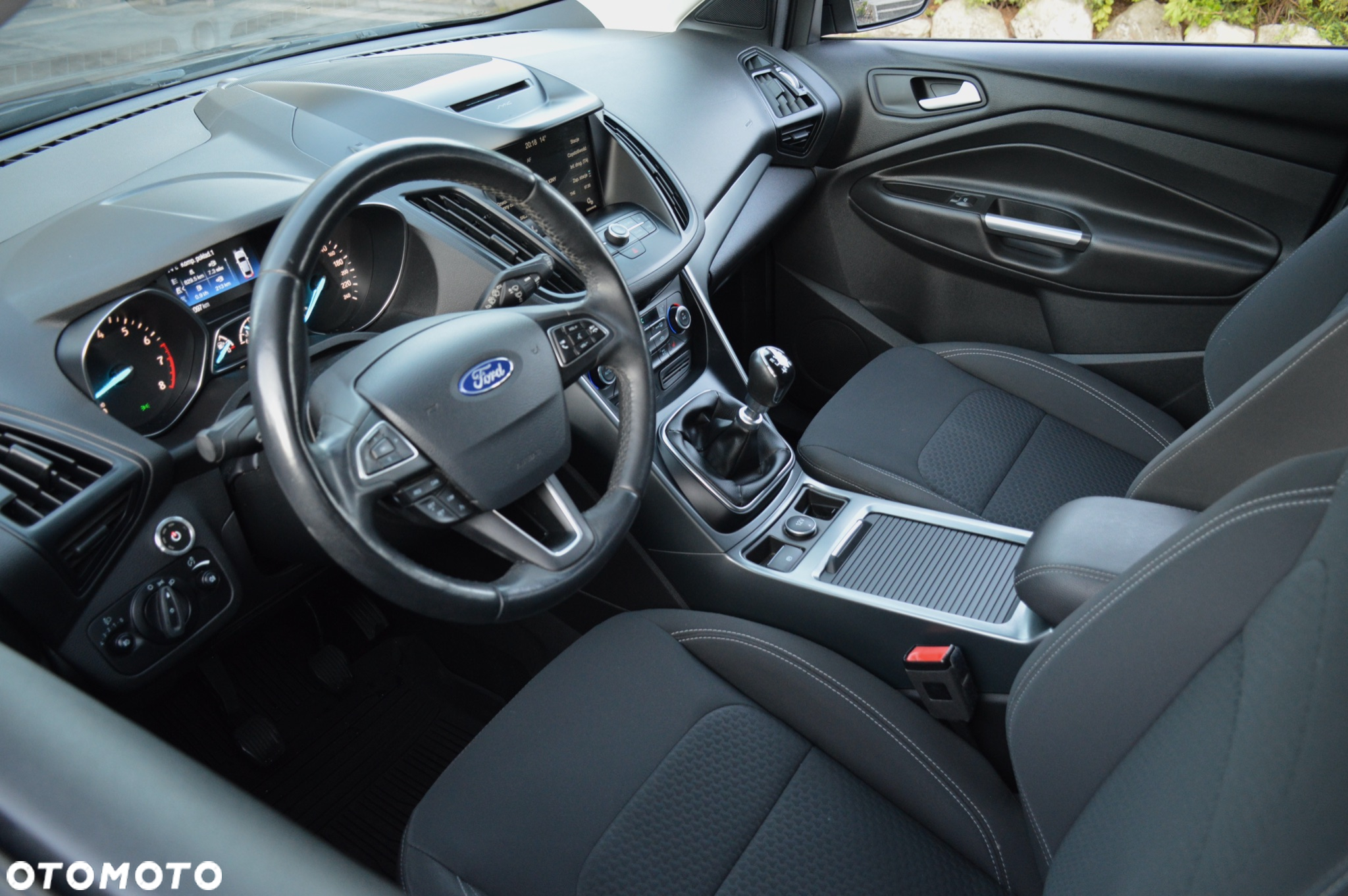 Ford Kuga 1.5 EcoBoost 2x4 Black & Silver - 17