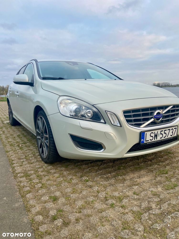 Volvo V60 D3 Momentum - 1