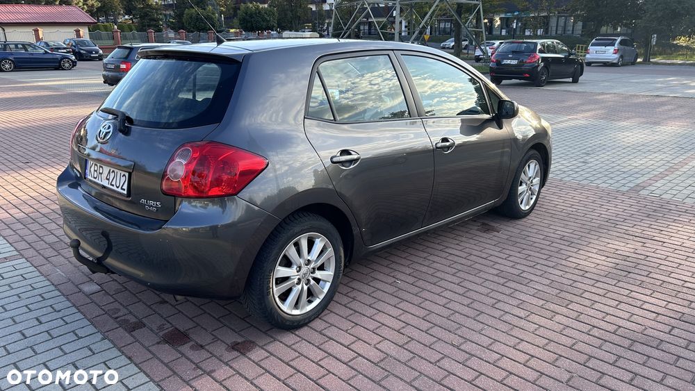 Toyota Auris 2007 photo 2