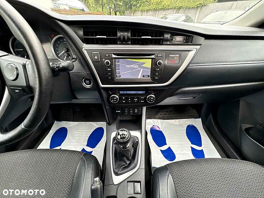 Toyota Auris 2.0 D-4D Executive - 25