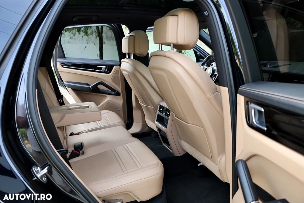 Porsche Cayenne S - 27