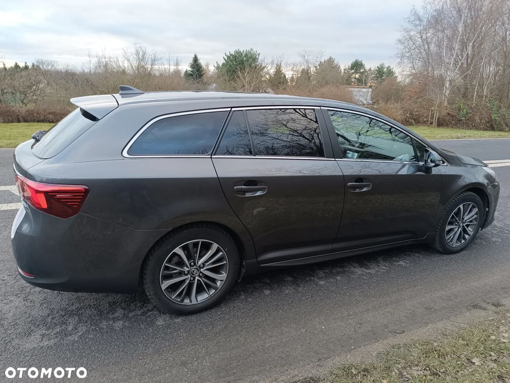 Toyota Avensis 1.8 Premium - 7