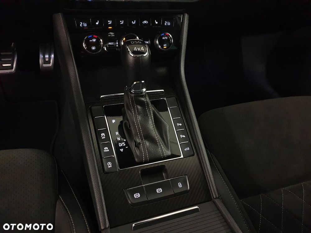 Skoda Superb 2.0 TDI 4x4 DSG Sportline - 38